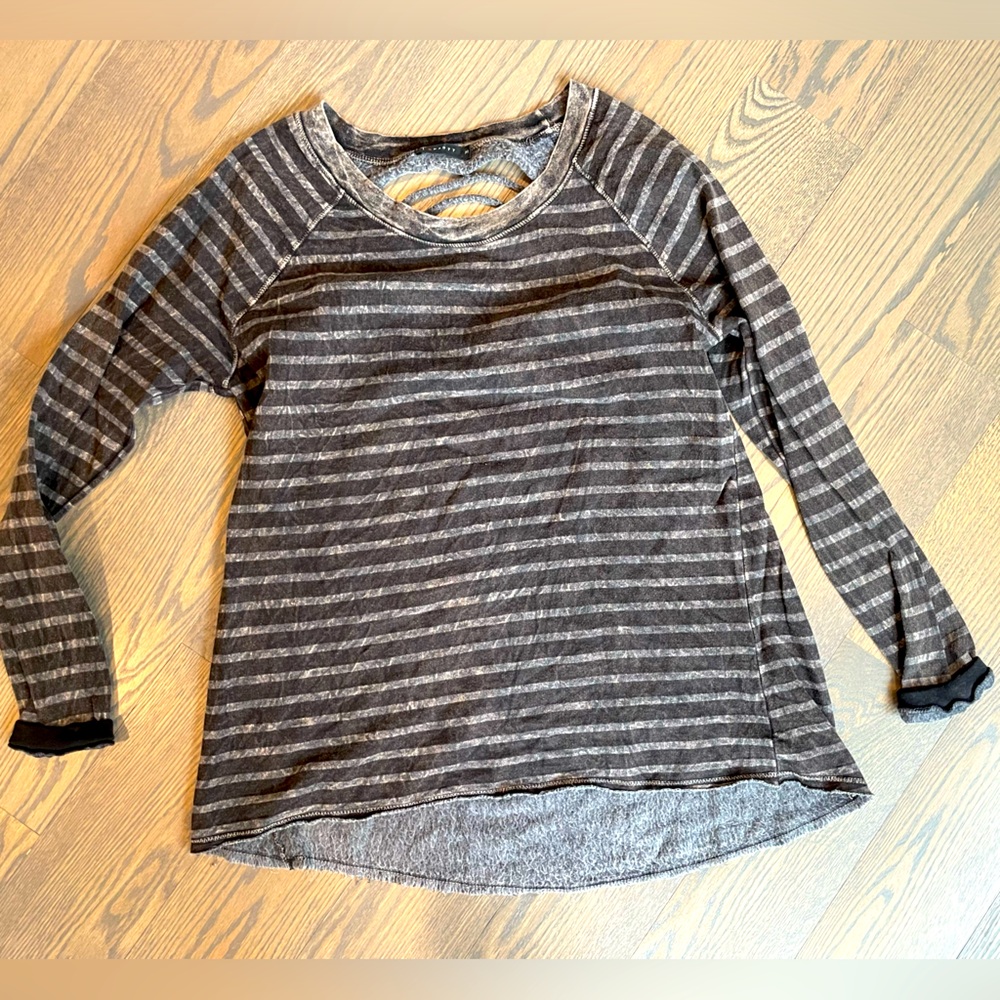 Soft Sweatshirt with Slash Back Detail